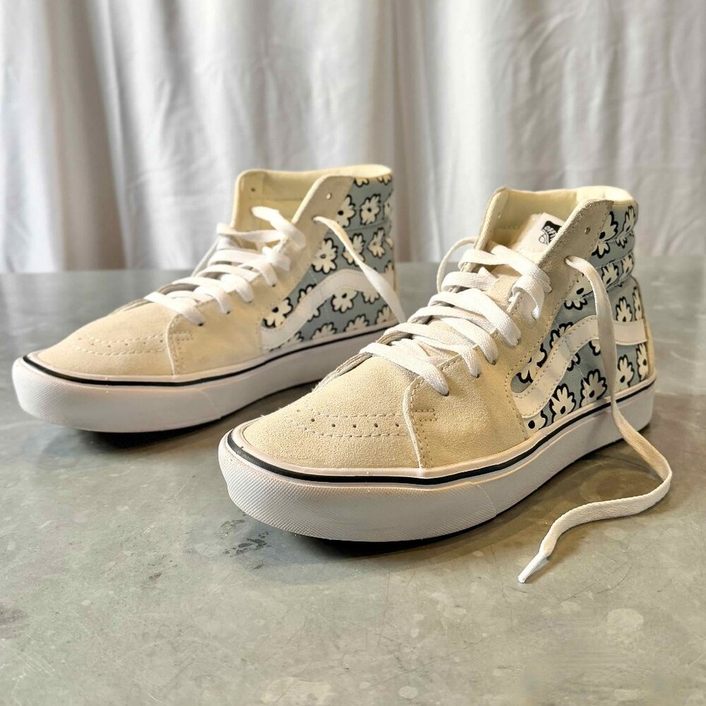 Vans ComfyCush Sk8-Hi High Tops Blue White Floral W sz 10 / M sz 8.5 NWOT